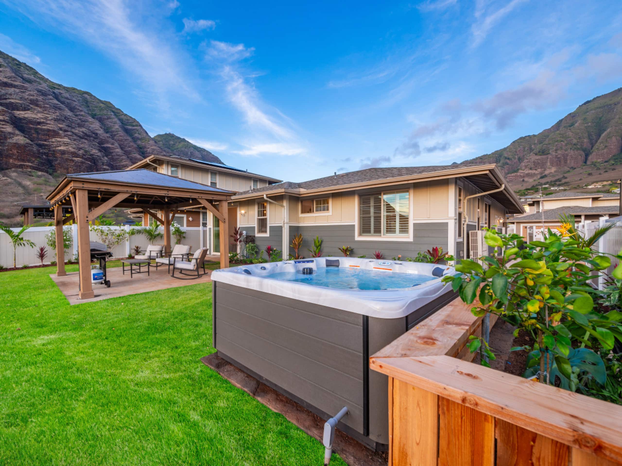 Home in Makaha Valley · ★5.0 · 3 bedrooms · 6 beds · 2 private baths - Image 55