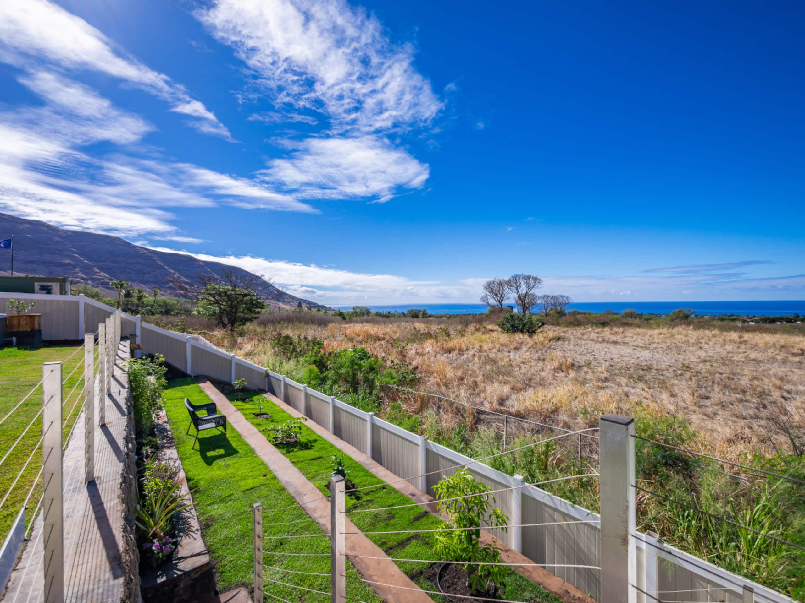 Home in Makaha Valley · ★5.0 · 3 bedrooms · 6 beds · 2 private baths - Image 12