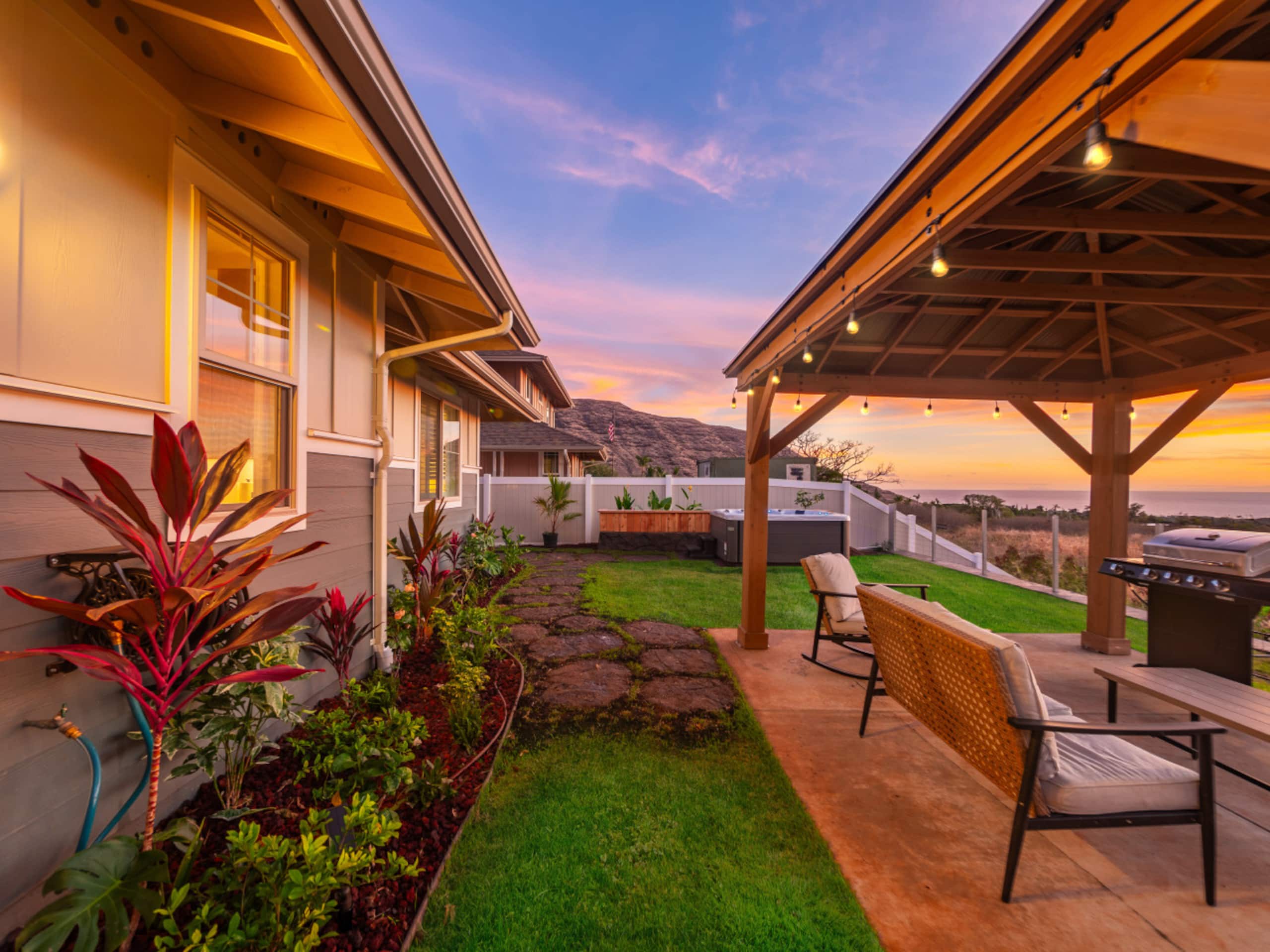 Home in Makaha Valley · ★5.0 · 3 bedrooms · 6 beds · 2 private baths - Image 60