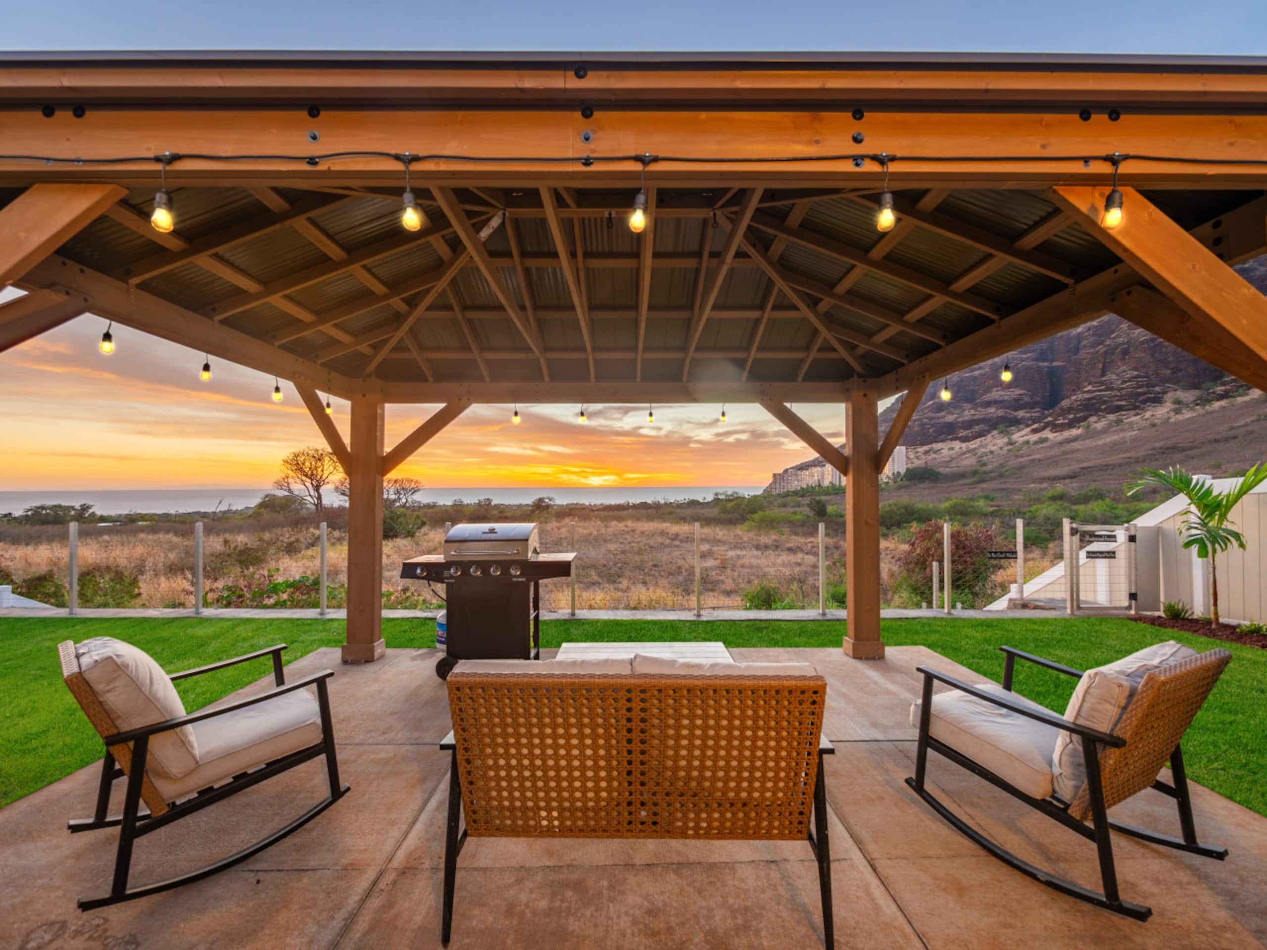 Home in Makaha Valley · ★5.0 · 3 bedrooms · 6 beds · 2 private baths - Image 2