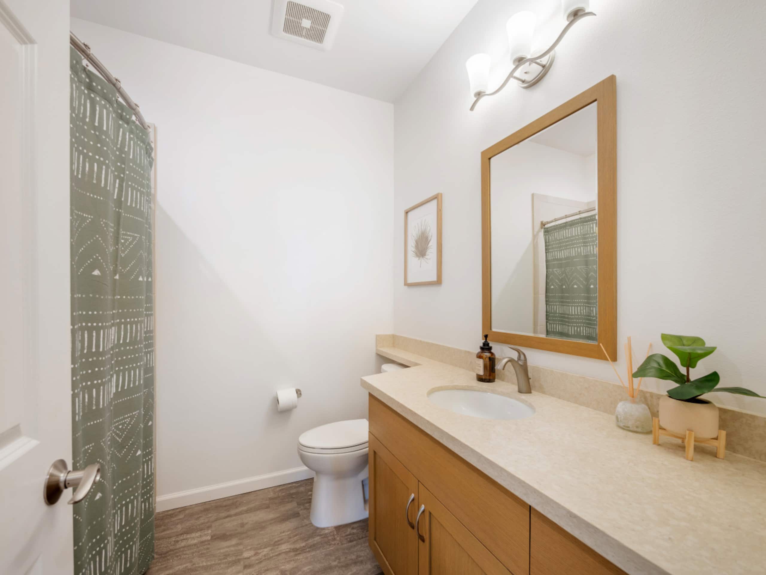 Home in Makaha Valley · ★5.0 · 3 bedrooms · 6 beds · 2 private baths - Image 42