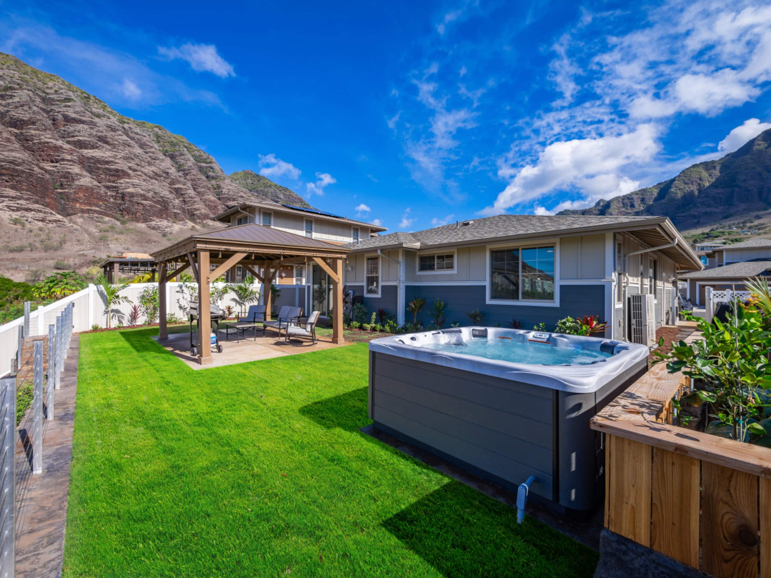 Home in Makaha Valley · ★5.0 · 3 bedrooms · 6 beds · 2 private baths - Image 71