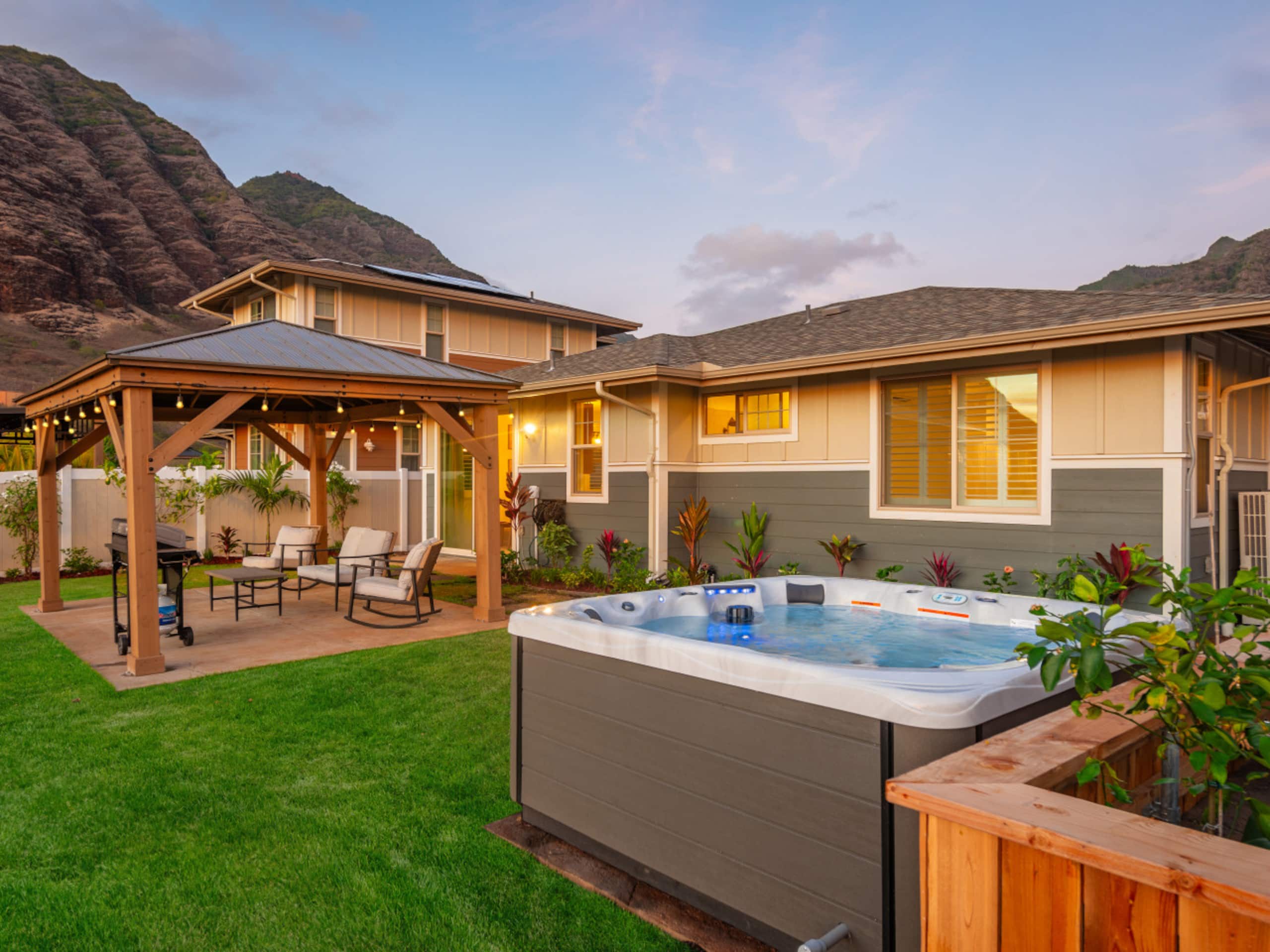 Home in Makaha Valley · ★5.0 · 3 bedrooms · 6 beds · 2 private baths - Image 1