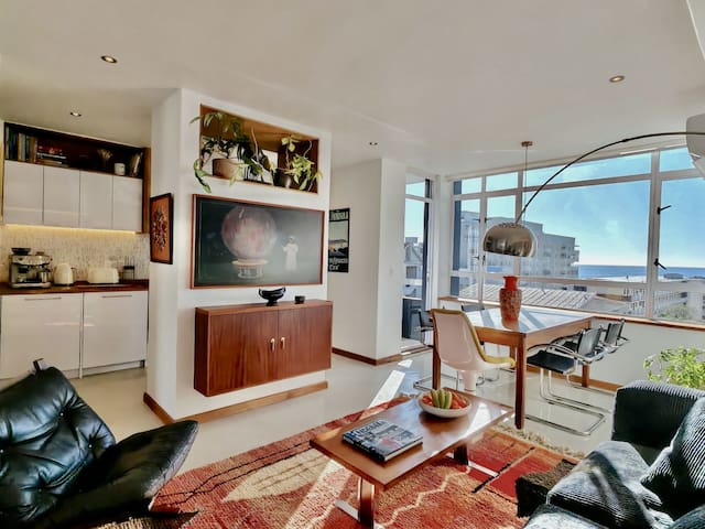 Renovated 3 bedroom, Central, A/Cs, Secure (NEW!)