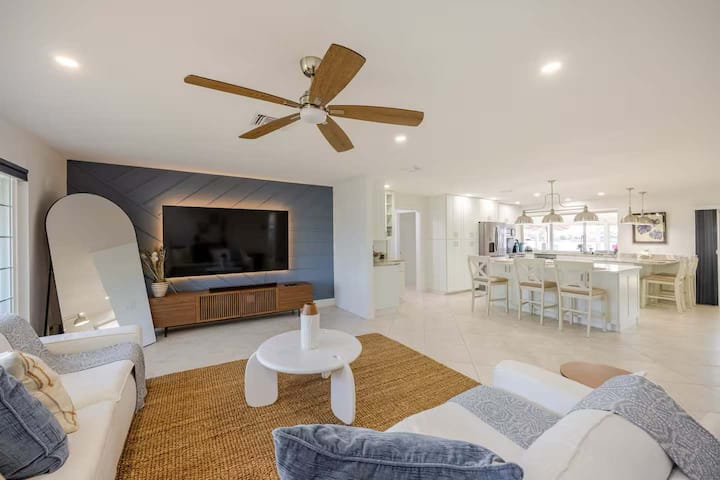Luxury Waterfront Home W/ Private Pool & Sea Views - Sanibel Island, FL