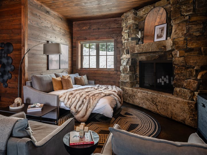 Prizemlje - spavaća soba s bračnim krevetom