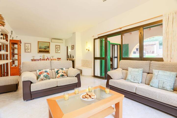 Villa Las Flores by Villa Plus gallery image 5