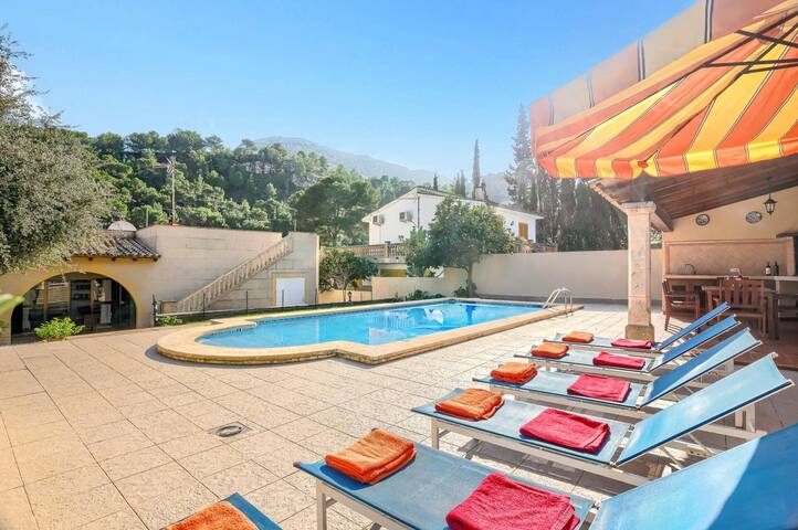 Villa Las Flores by Villa Plus gallery image 3