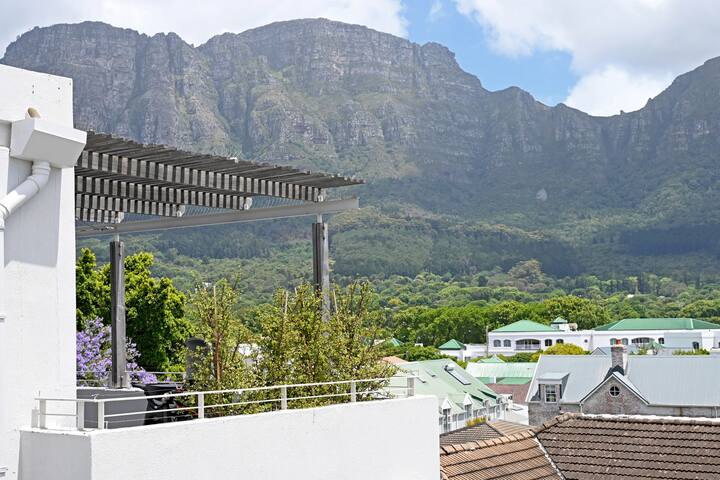 Mountain View Penthouse Lux Claremont Central gallery image 4