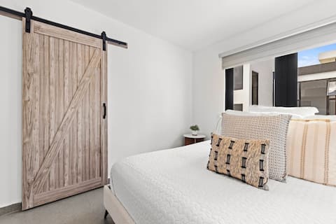 Casa Loba: Luxe Beachside Mansion | Sleeps 16