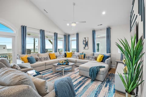 Walk to Beach | Hot Tub, Sauna, Deck & Elevator