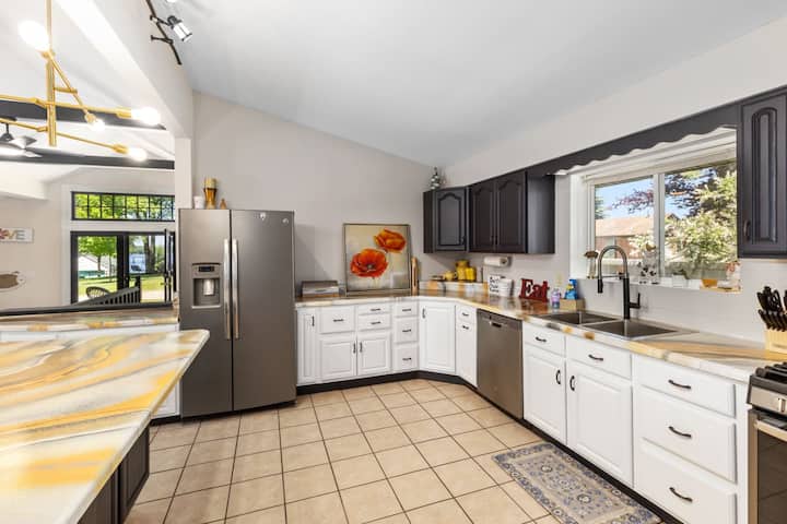 مساحة كبيرة لتلبية احتياجات الطهي الخاصة بك. 