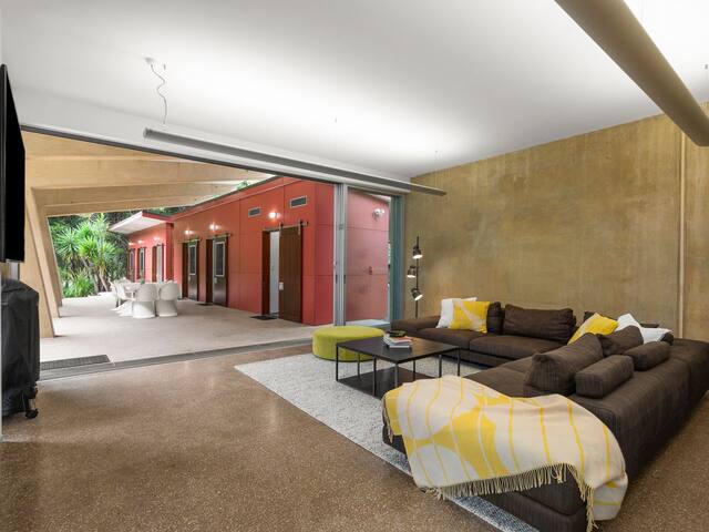 Beachside Bungalow Casuarina gallery image 2