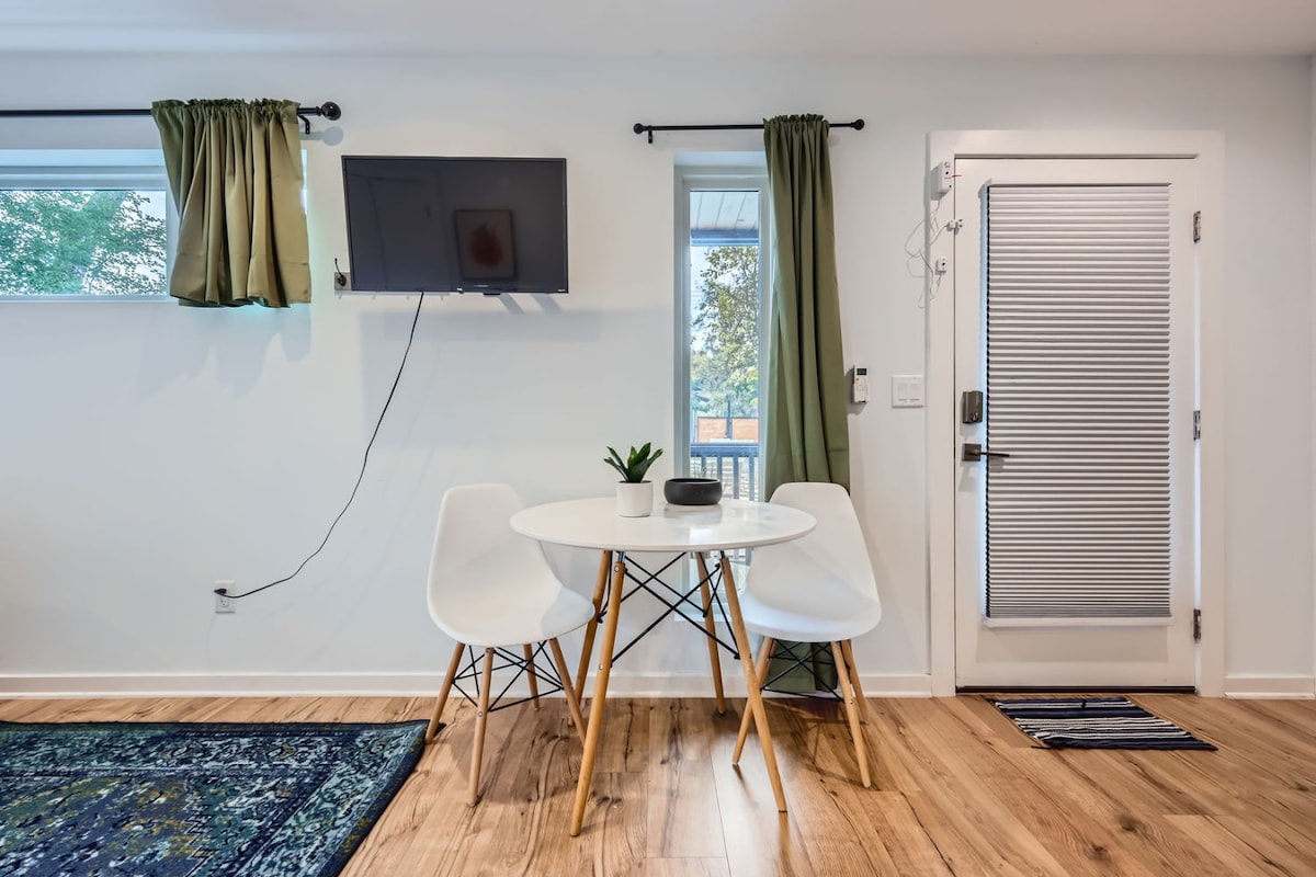 Holly Studio w Private Hot Tub