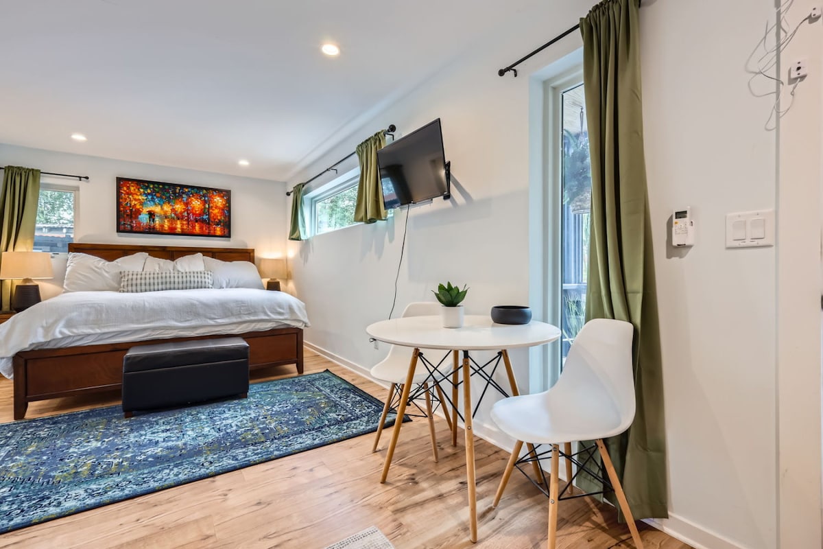 Holly Studio w Private Hot Tub