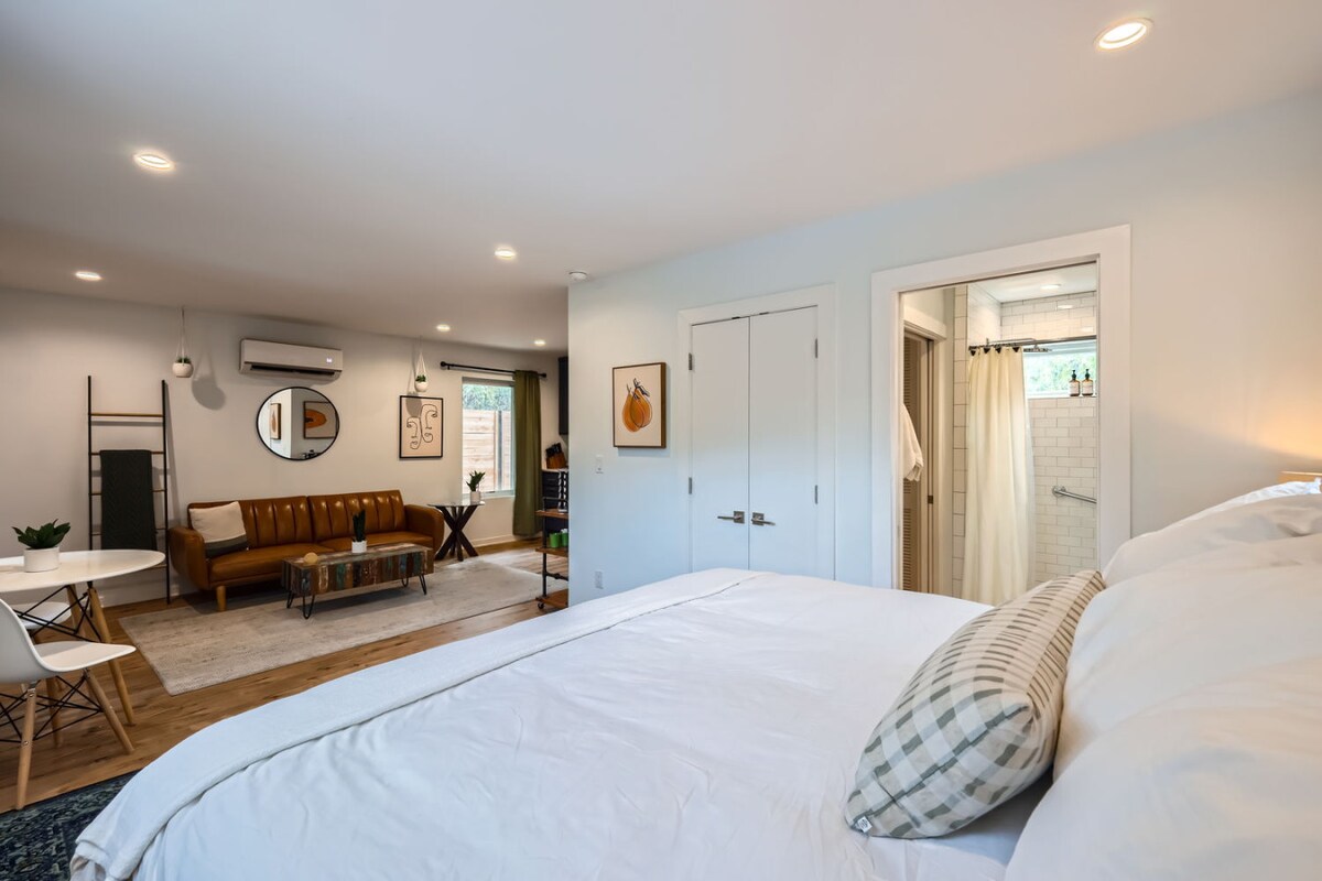 Holly Studio w Private Hot Tub
