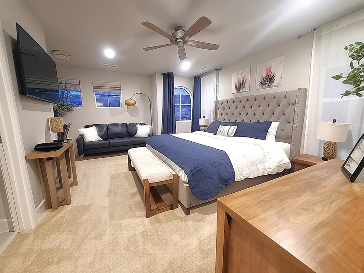 סוויטה ראשית ענקית עם חדר רחצה