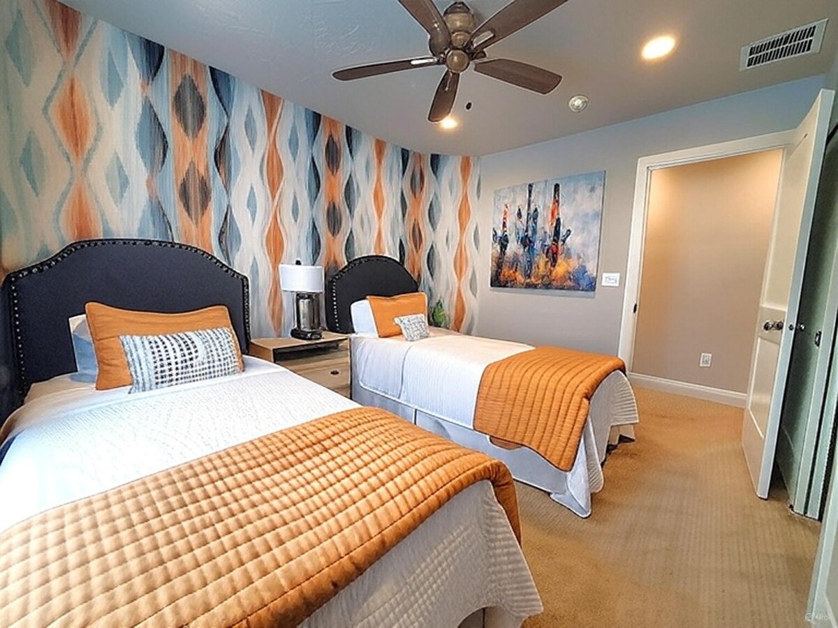 מיטות זוגיות XL עם טלוויזיה