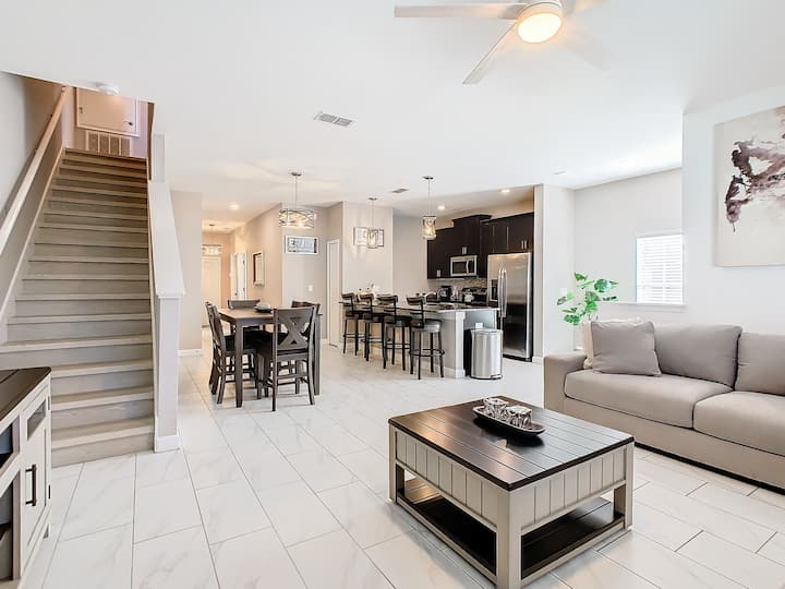 3115 - 5BR w/ Pool | 10min Disney | 2 Water Parks - Townhouses for