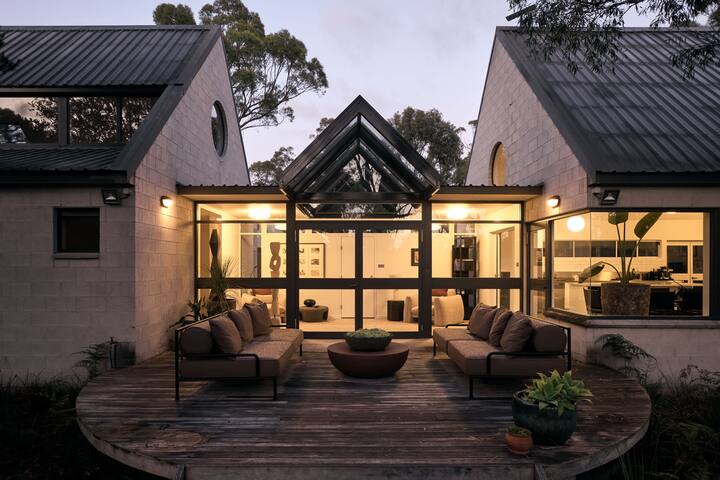 Orford Pavilion – Luxe retreat on coastal acreage gallery image 5