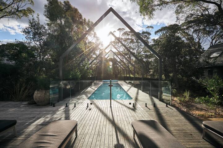 Orford Pavilion – Luxe retreat on coastal acreage gallery image 2