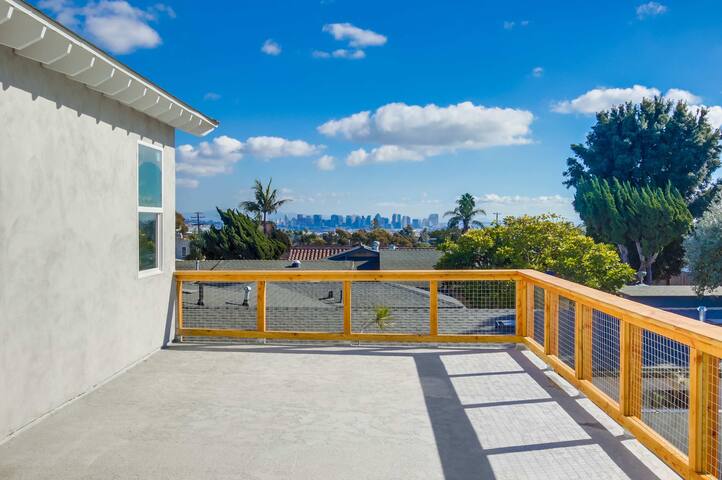 San Diego Luxury Haven with Heated Pool/Hot Tub gallery image 2