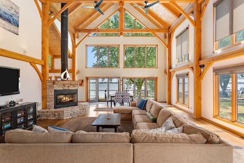 Entertainer's Lake Lodge for 20