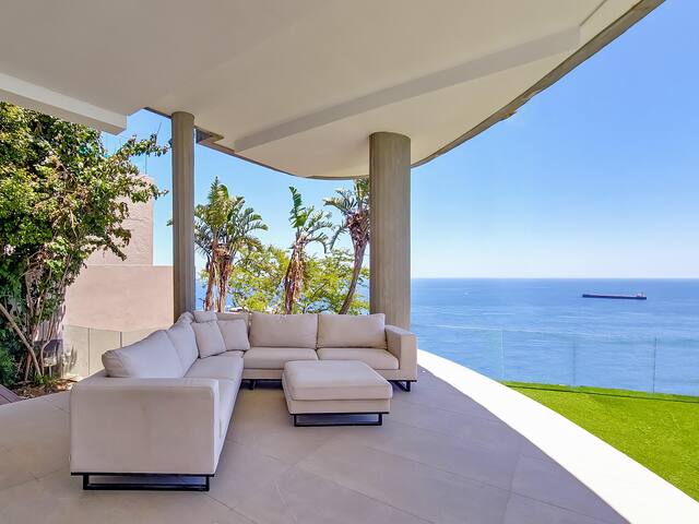 Ocean Villa – Ultra Luxury Apt in Bantry Bay gallery image 4