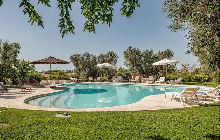 Awesome home in Montalto di Castro