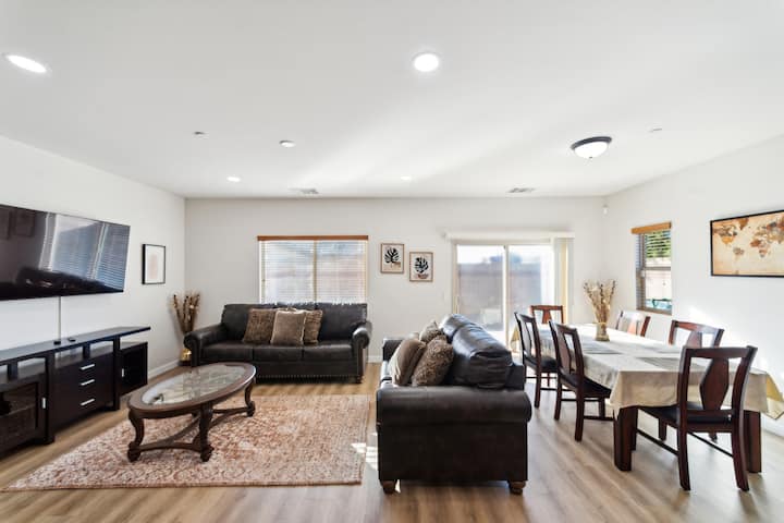 Charming Pet-Friendly Getaway In Sunny Beaumont