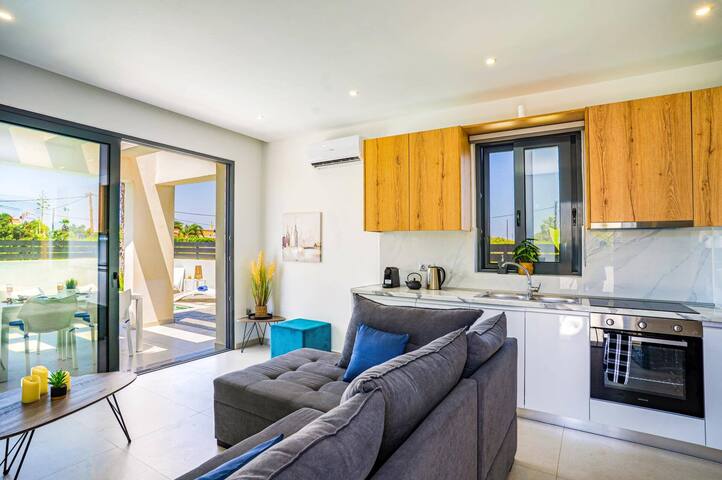 Villa Palm Vista by Villa Plus gallery image 5