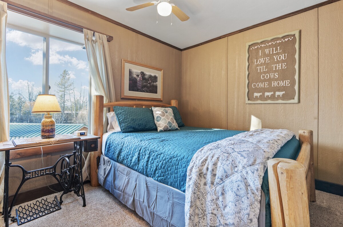 Спална соба 3 - брачен кревет (широк 150 - 179 см)