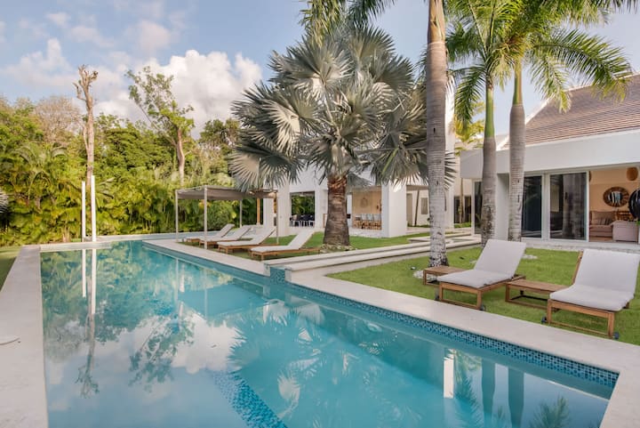 Modern Luxury 6 Br Tropical Retreat With Pool - Punta Cana