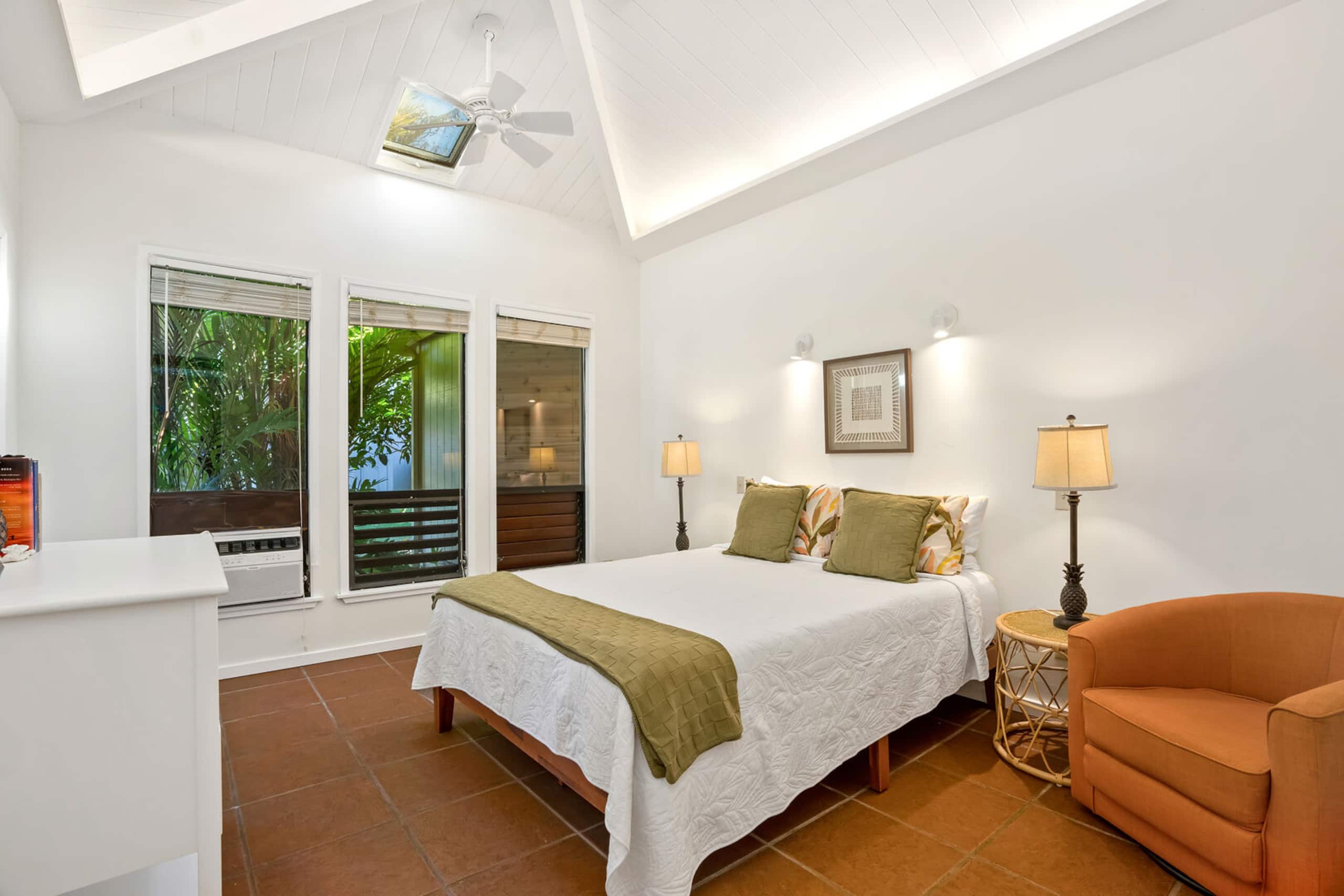 So Serene Golf Views, Lanai, AC, Outdoor Shower - Photo 13