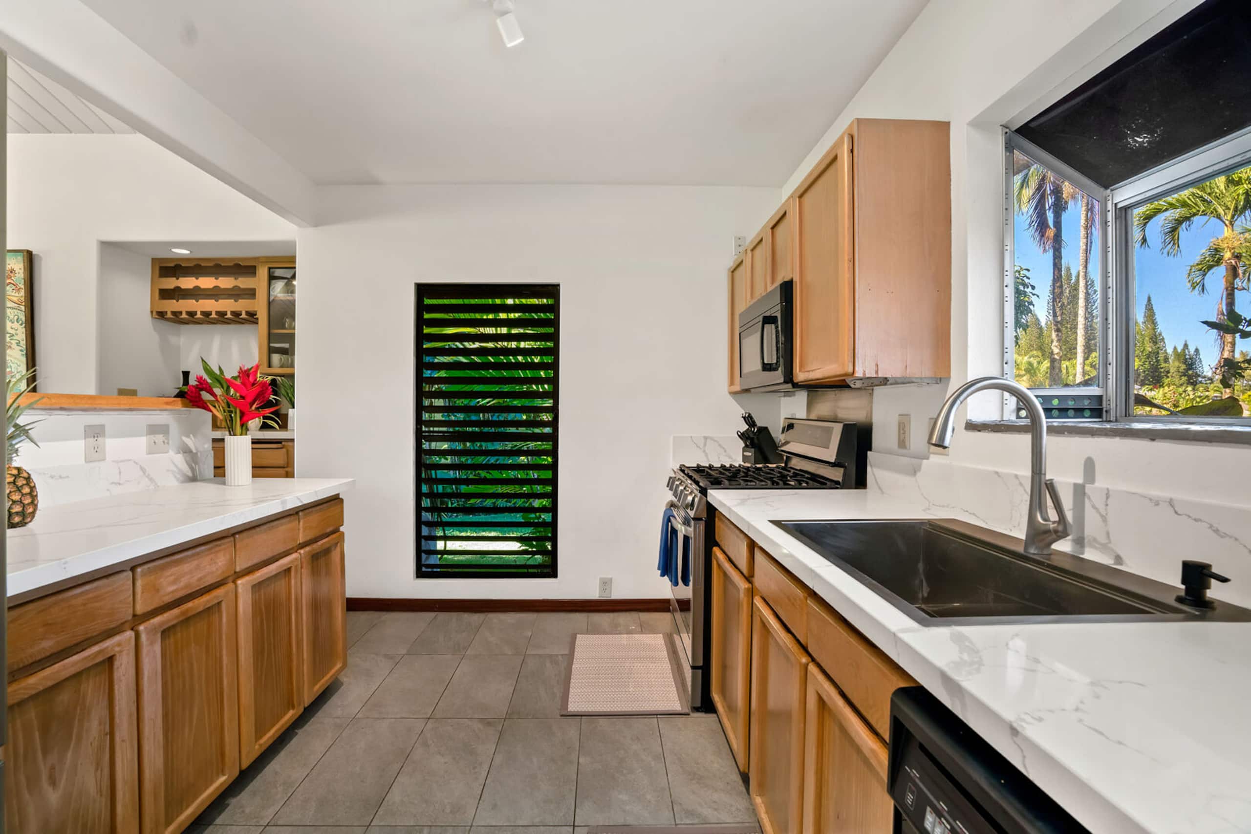So Serene Golf Views, Lanai, AC, Outdoor Shower - Photo 11