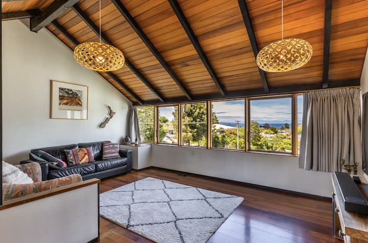 Henry Hill Cottage - The Quintessential Kiwi Bach - タウポ
