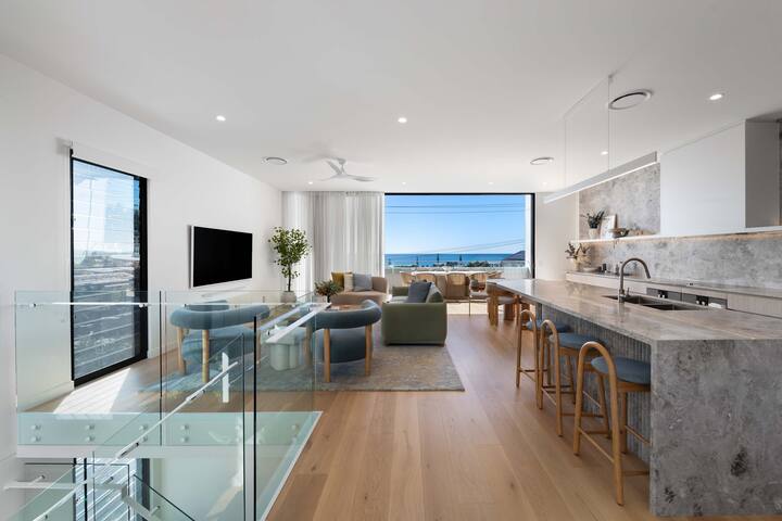 The Skyview – Panoramic Beach House with Lap Pool gallery image 3
