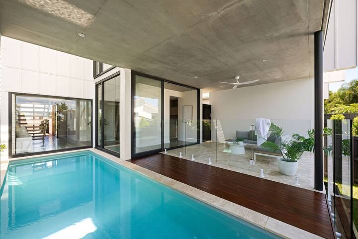 The Skyview – Panoramic Beach House with Lap Pool gallery image 4