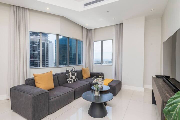 Spacious 2-Bed at The Pullman gallery image 4