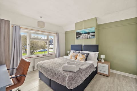 Top Airbnb: Long Stay Upper House WiFi Parking Maidstone in Boxley