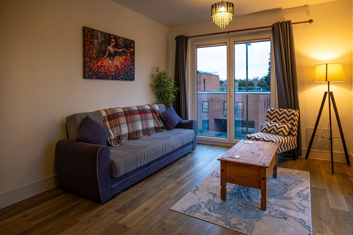 Top Airbnb: Fabulous 2 Bedroom Apartment in Crawley in Crawley