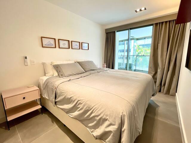 Modern penthouse with terrace in Leblon gallery image 4