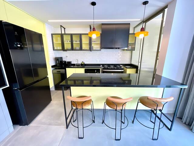 Modern penthouse with terrace in Leblon gallery image 5