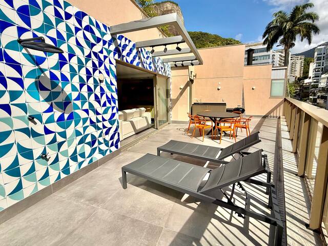 Modern penthouse with terrace in Leblon gallery image 2