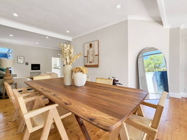 Serene Hideaway in the Heart Of Sea Point gallery image 5