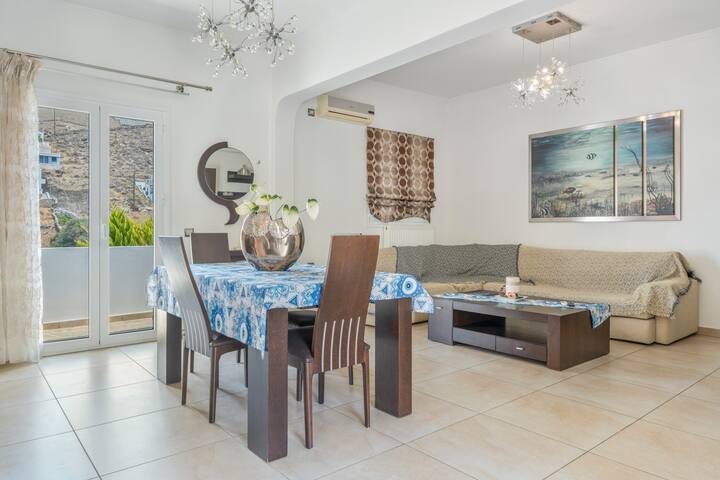 Mouria House gallery image 2