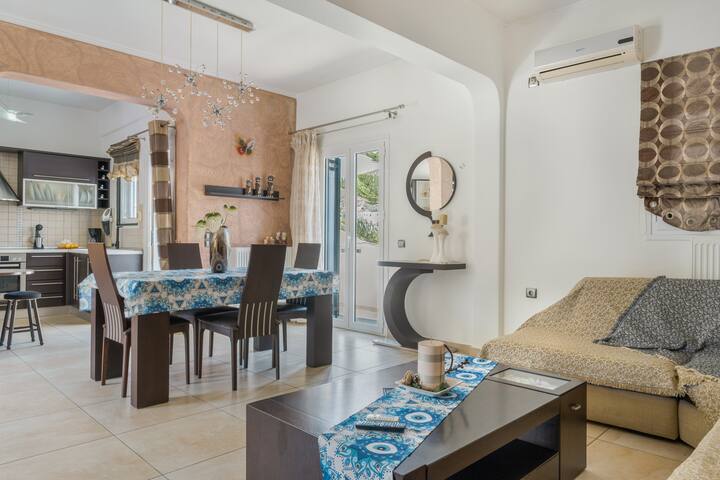 Mouria House gallery image 4