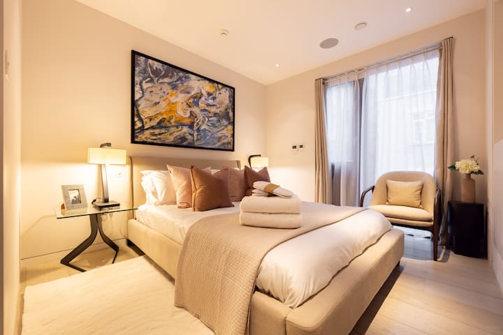 Luxury 4-Storey Mews Home