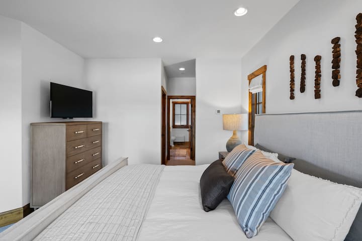 King Bedroom off living area