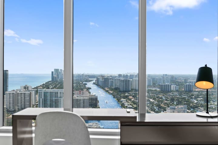 2BR Ocean Penthouse – Private Terrace & Hot Tub gallery image 2